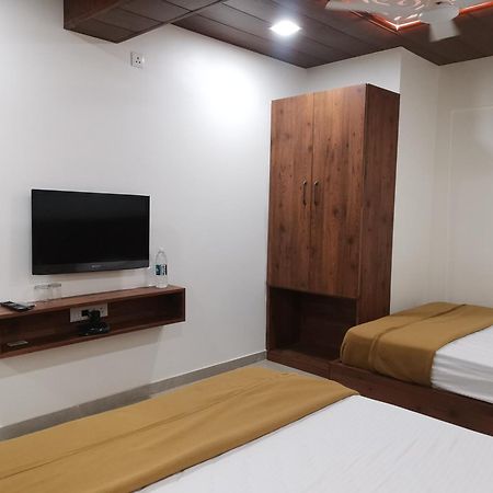 Mahalaxmi Executive Hotel Kolhapur Room photo