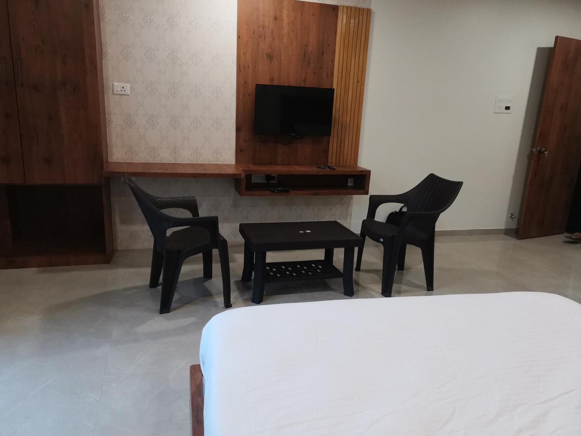 Mahalaxmi Executive Hotel Kolhapur Room photo